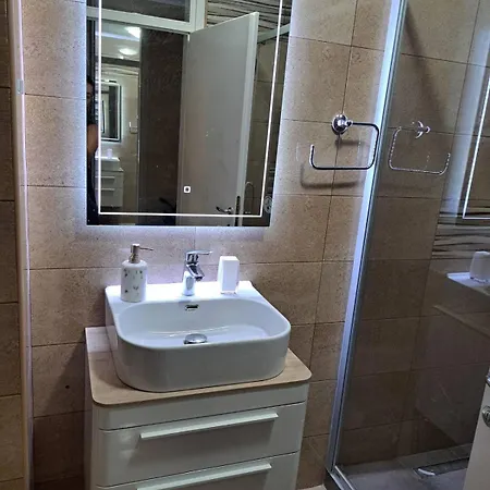 Premier Apartment